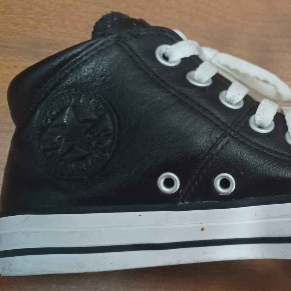 Chuck Taylor All Star Leather Hi Tops